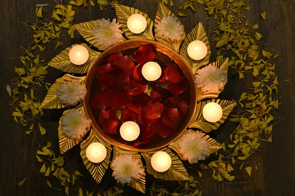 Metal_Decorative_Urli_Bowl_for_Flowers_-_Handcrafted_Round_Shape_Candles_Bowl