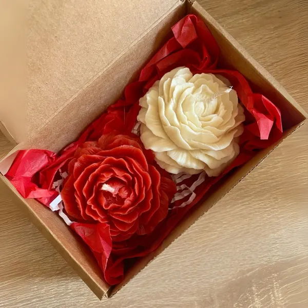 Peony_Flower_Candle_Set_of_2_?_Red_&_White,_Handcrafted_Soy_Wax_Scented_Decorative_Candles_for_Home_D?cor_&_Gifting
