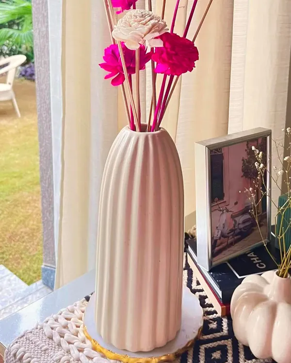 Premium_Swirl_Ceramic_Flower_Vase_for_Home_Decor_and_Gifting_|