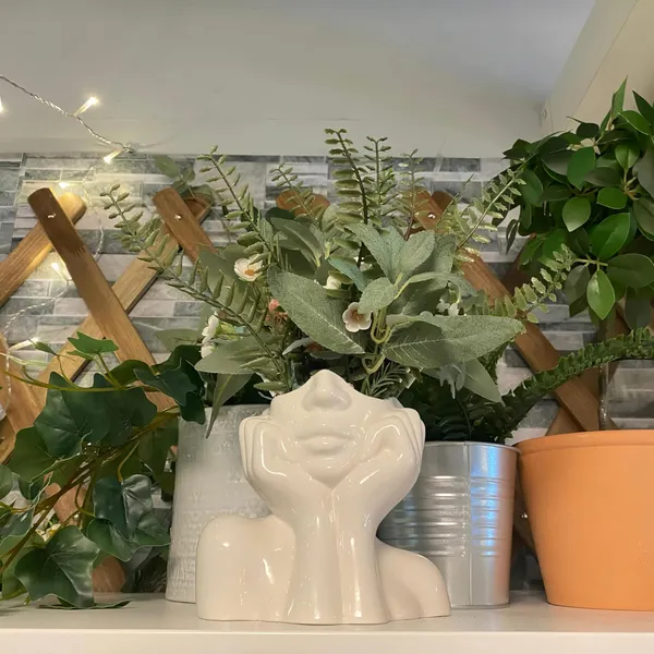 White_Ceramic_Face_Vase_for_Greens,_Face_Vase,_Hand_Shaped_Vase,_Small_Stylish_Vase_for_Home