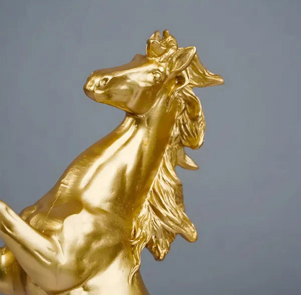 Horse_Statue__Showpieces_for_Home_Decor,_Good_Luck_Wealth_Income_Bright_Future_Decorative,Resin