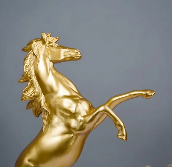 Horse_Statue__Showpieces_for_Home_Decor,_Good_Luck_Wealth_Income_Bright_Future_Decorative,Resin
