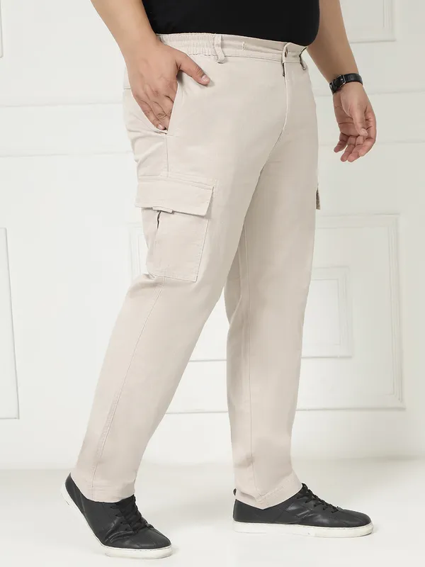 Ivory_Stretchable_Cargos_for_Men_with_Elasticated_Waistband