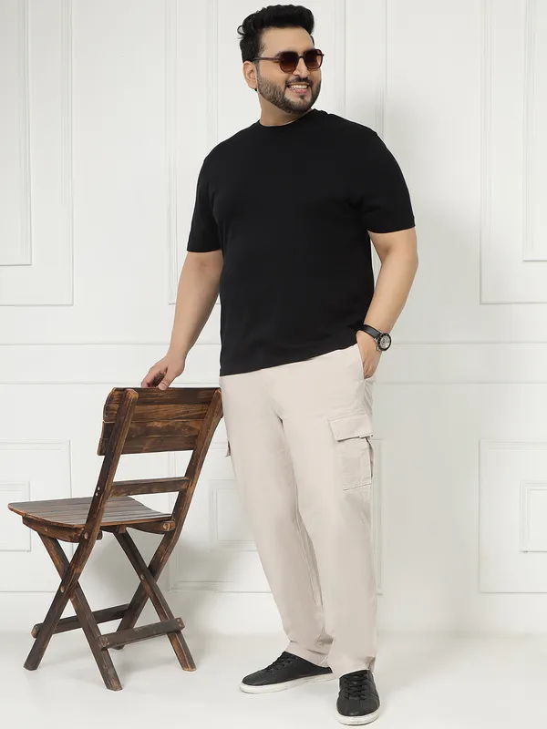 Ivory_Stretchable_Cargos_for_Men_with_Elasticated_Waistband