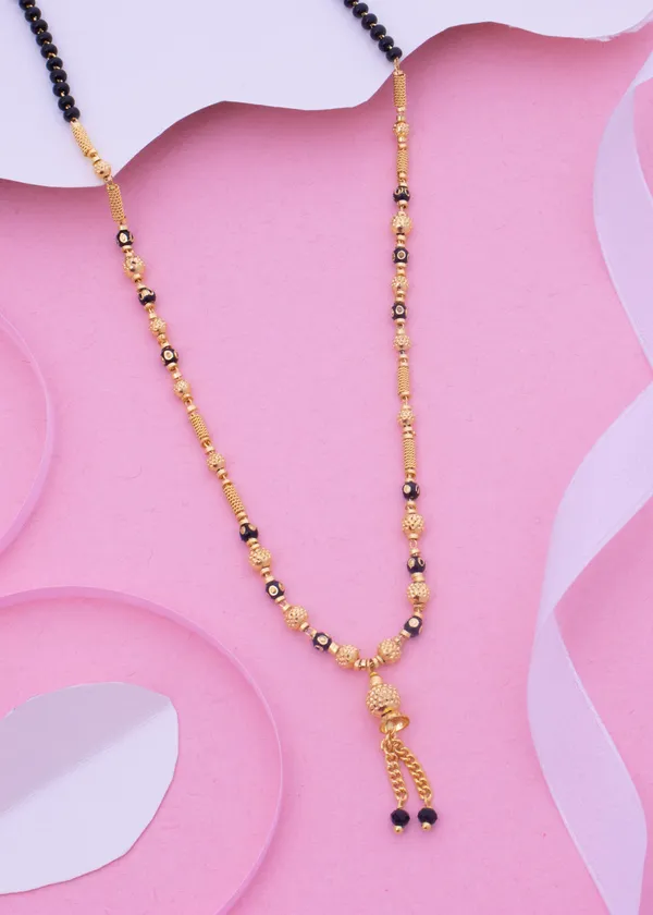 Daily_Wear_Simple_and_Stylish_22K_Gold_Plated_Mangalsutra_For_Women