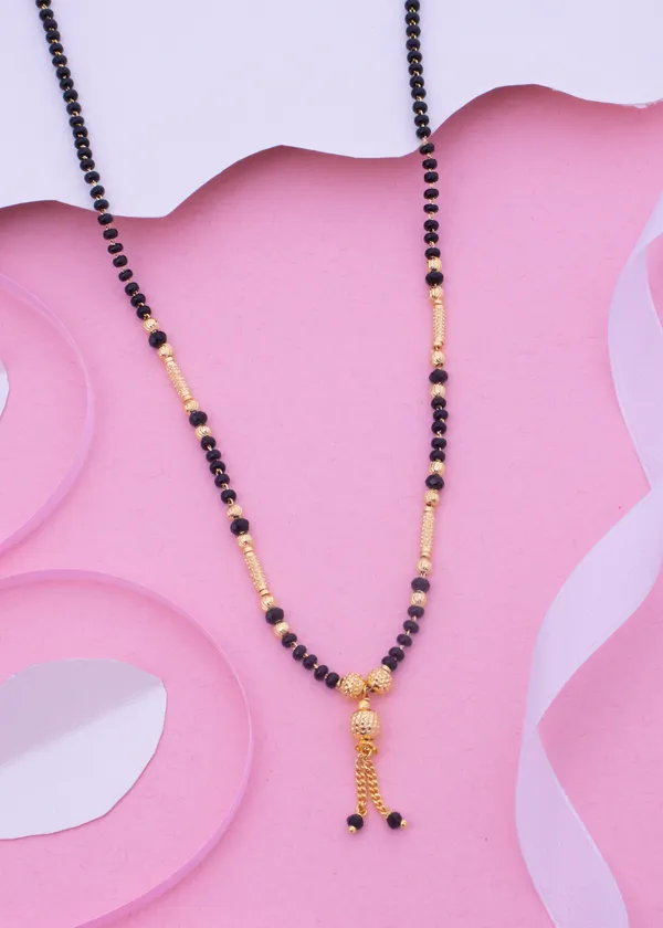 Designer_and_Stylish_Brass_Gold_Plated_mangalsutra_For_Women_and_Girls