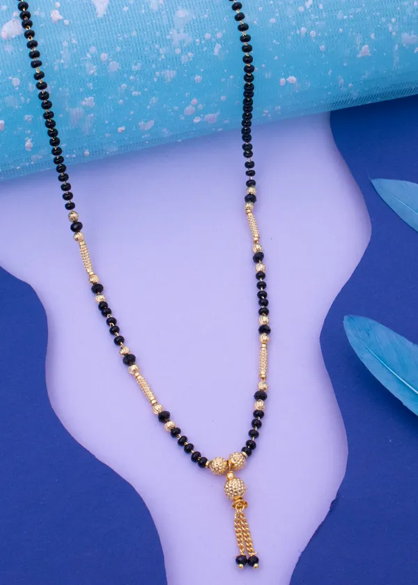 Designer_and_Stylish_Brass_Gold_Plated_mangalsutra_For_Women_and_Girls