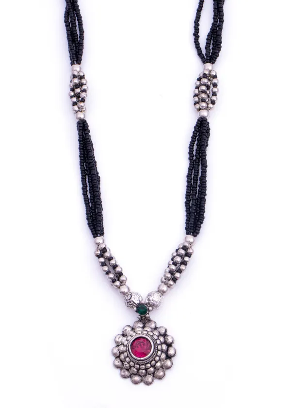 Silver_Plated_Handmade_Black_and_silver_Beads_Mnagalsutra_Design_For_Women_and_Girls