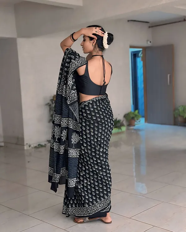 Black_Trendy_Block_Print_Pre-Stitched_Lilen_Saree