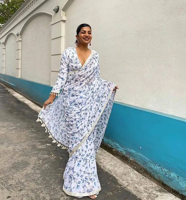 WHITE_PRINTED_MIRROR_WORK_EMBROIDERED_SAREE