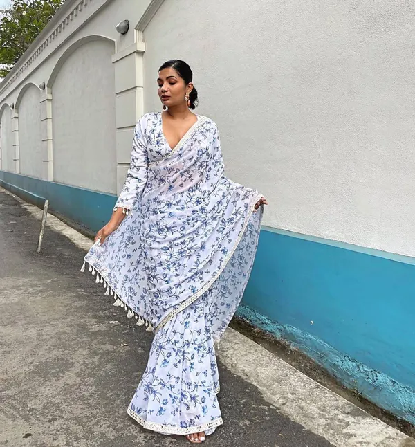 WHITE_PRINTED_MIRROR_WORK_EMBROIDERED_SAREE