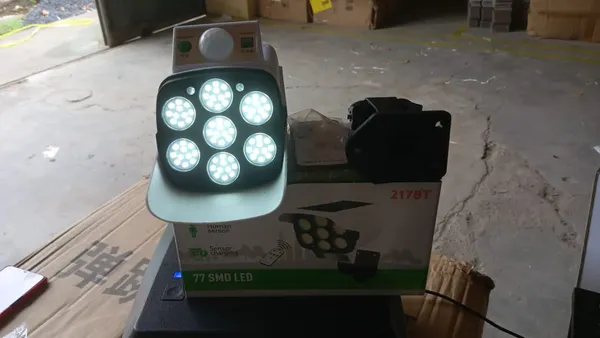 Solar_Light_Outdoor_Motion_Sensor_Security_Camera_Shaped_Dummy_Wall_Lamp_(1_Pc)