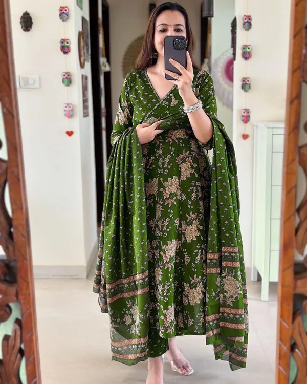 Green_Cotton_Premium_&_Elegant_Embroidery_Kurta_,_Pant_&_Dupatta_For_Women_&_Girls