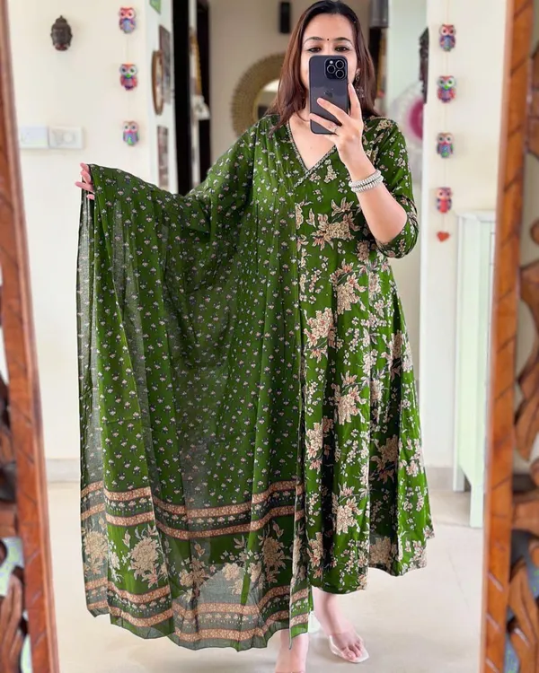 Green_Cotton_Premium_&_Elegant_Embroidery_Kurta_,_Pant_&_Dupatta_For_Women_&_Girls