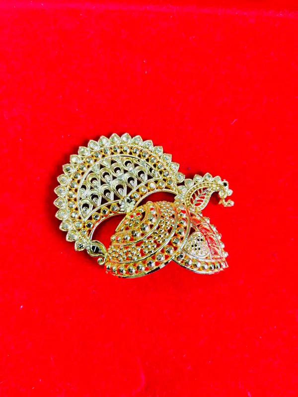 Beautiful_handcrafted_pure_brass_crown_for_3_number_laddu_gopal_
