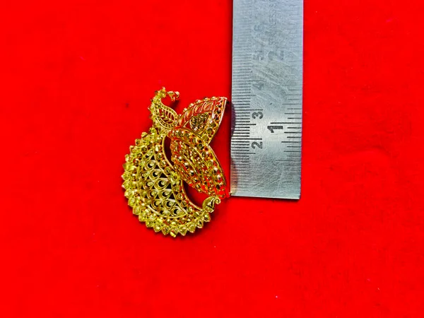 Beautiful_handcrafted_pure_brass_crown_for_3_number_laddu_gopal_