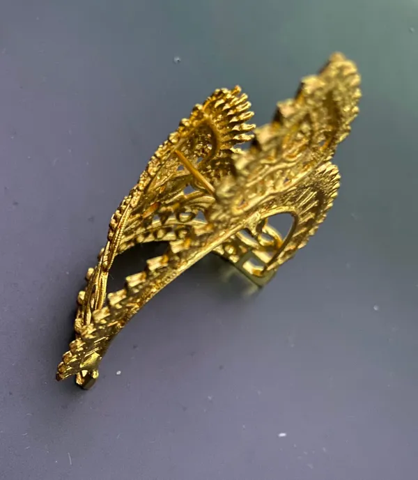 Eco_Friendly_IDOL_BETWEEN_(5_TO_6_inch)_FOR_GoldEN_COLOUR__Crown_Jewellery