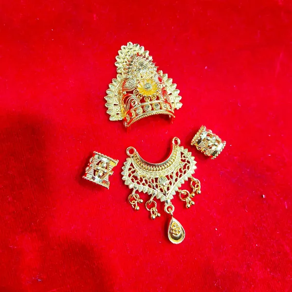 golden_colour__set_for_2_number_gopal_ji_(diameter-2cms_)_mukut_necklace_and_chudi