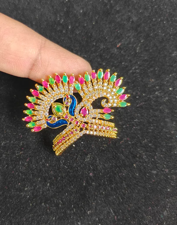 beautiful_ad_mukut_with_micro_golden_colour_for_3_number_gopal_ji_diameter_2.5_cms