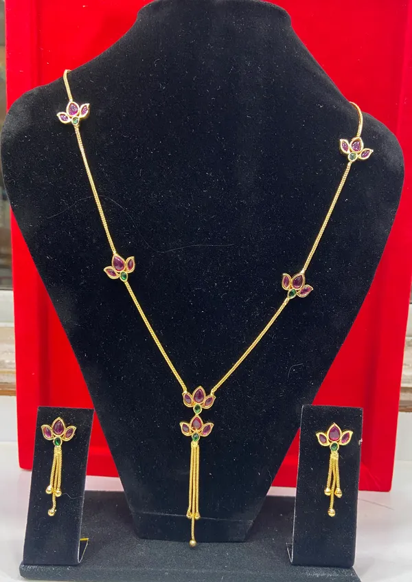 22"_INCHES_LONG_BEAUTIFUL_MICRO_golden_colour__LOTUS_NECKLACE_FOR_WOMEN_AND_GIRLS