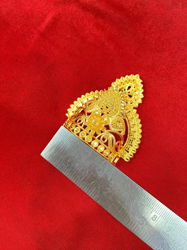 Eco_Friendly_IDOL_BETWEEN_(5_TO_6_inch)_FOR_GoldEN_COLOUR__Crown_Jewellery