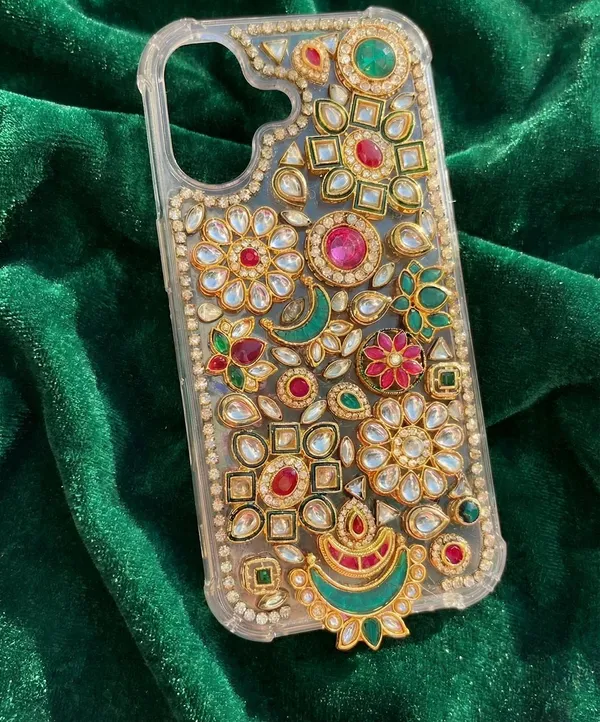 Maharani_Chic_Real_Kundan_Phone_Case_