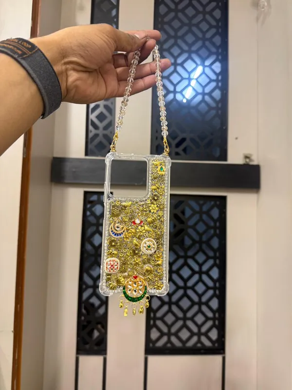 Royal_Kundan_&_Gold_Filigree_Artisan_Phone_Case_with_Crystal_Crossbody_Strap