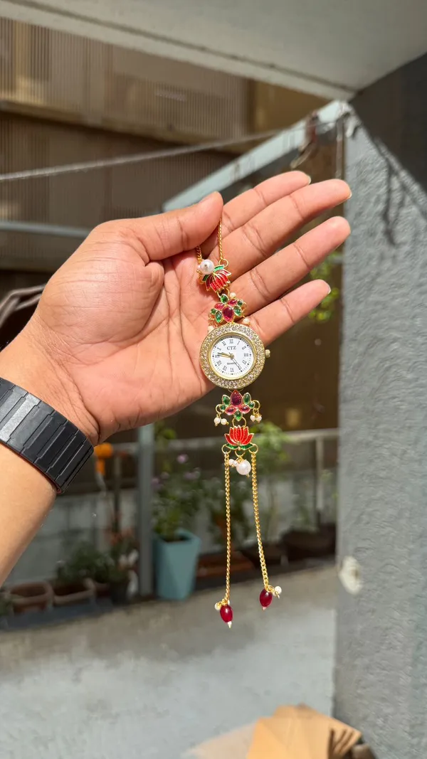 Timeless_Traditions:_Exquisite_Jewelry_Watches