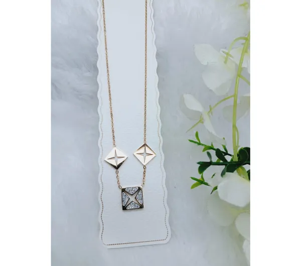 Gold_Trendy_Western_Chain_Neck_Chain_For_Women