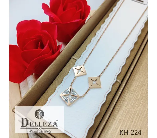 Gold_Trendy_Western_Chain_Neck_Chain_For_Women