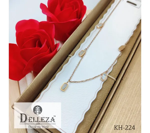 Gold_Trendy_Western_Chain_Neck_Chain_For_Women