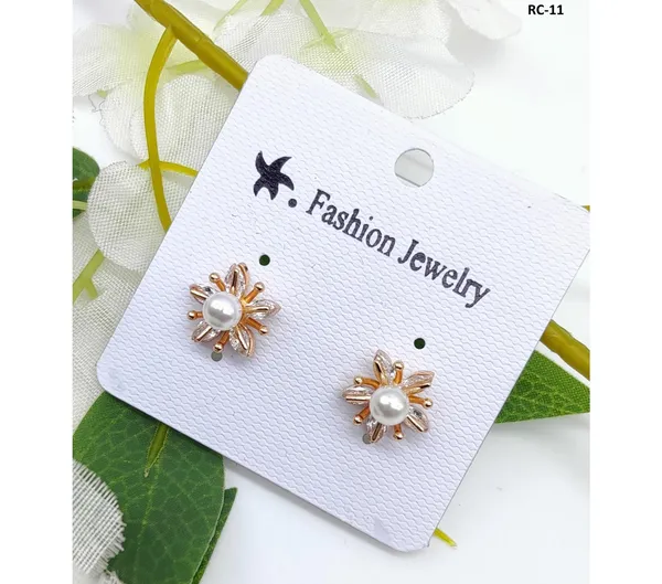 Gold_American_Diamond_Alloy_Trendy_Earring_For_Women