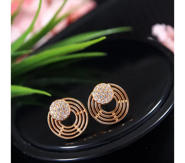 Gold_American_Diamond_Alloy_Trendy_Earring_For_Women