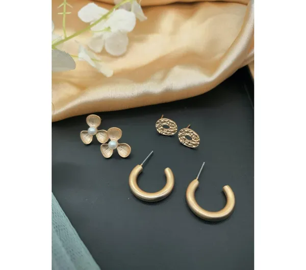 Gold_American_Diamond_Alloy_Trendy_Earring_For_Women