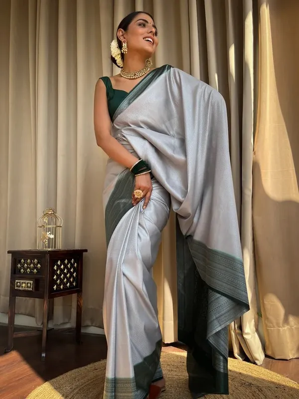 Banarasi_Semi_Silk_Saree_with_Unstiched_Blouse_Piece