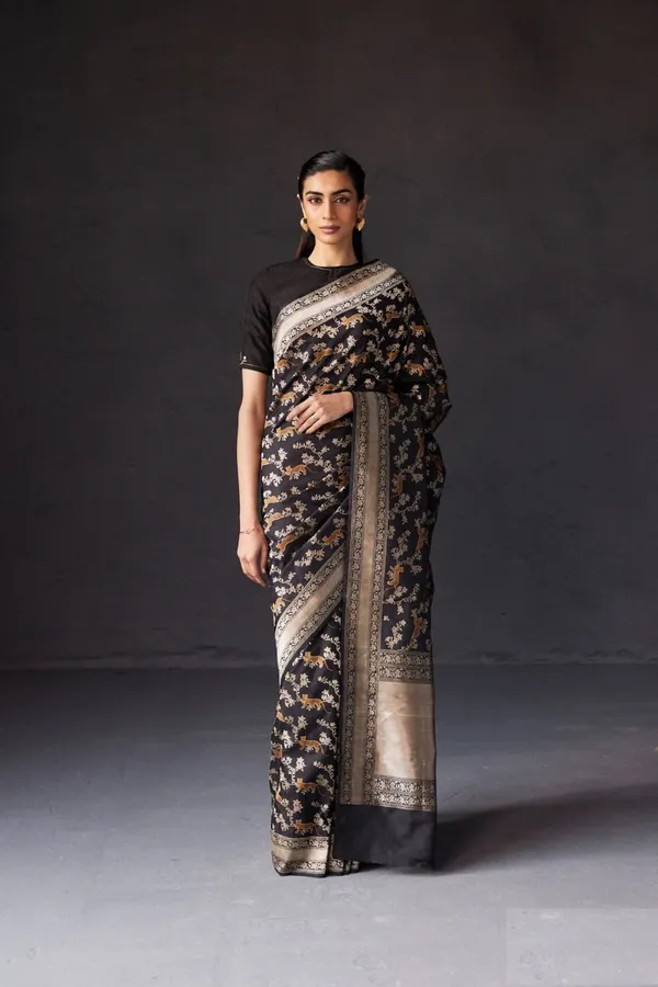 Black_Soft_Silk_Saree_With_Blouse_Piece_For_Women