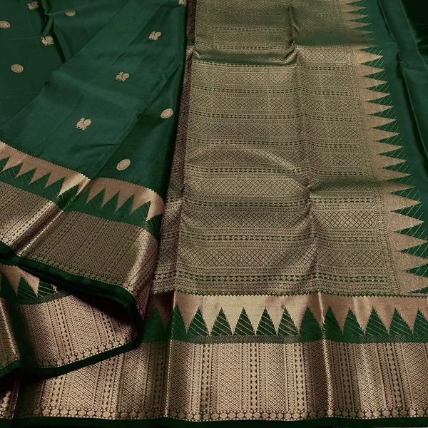 Green_Soft_Silk_Saree_With_Blouse_Piece_For_Women