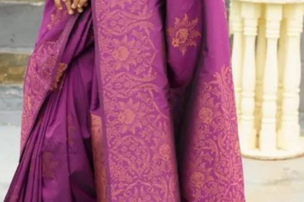 Innovative_wine_Soft_Silk_Saree_With_Staring_Blouse_Piece