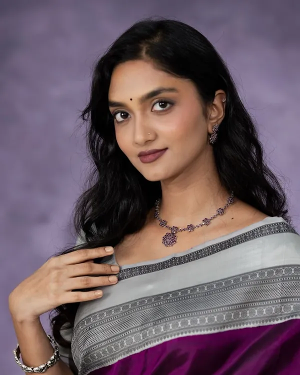 Latests_Wine_Banarasi_Silk_Saree_and_Blouse_Peace