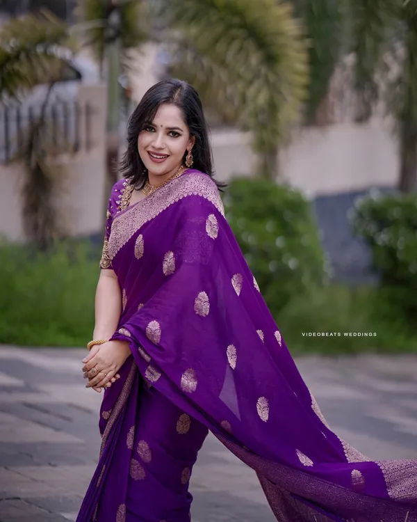 Wine_Soft_Silk_Saree_With_Blouse_Piece_For_Women