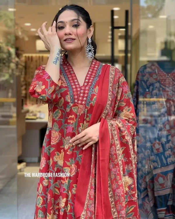 Anarkali_Printed_Kurta_with_Palazzo_&_Dupatta_(upto_6XL_)