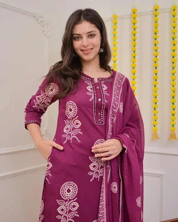 Magenta_Premium_Cotton_Mirror_Suit