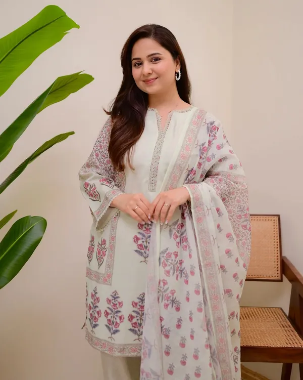 Mint_Green_3_PC_Pure_Cotton_Linen_Floral__Suit_Set_For_Women_
