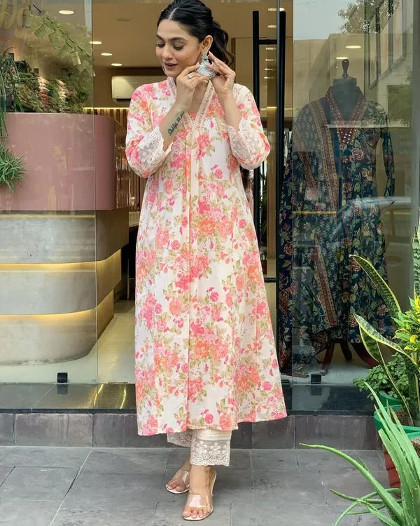 Pink_Cotton_Printed_Kurta,_Salwar_&_Dupatta_Set