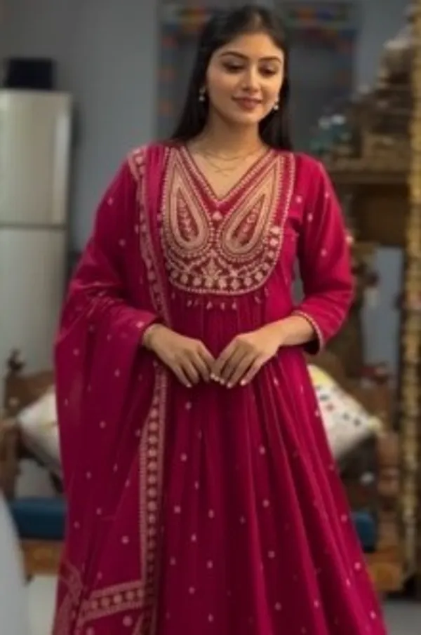 Pink_Paisley_Handwork_A_Line_Mul_Cotton_Suit