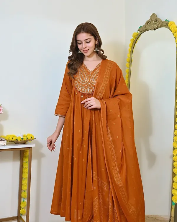 Rust_Paisley_Handwork_A_Line_Mul_Cotton_Suit
