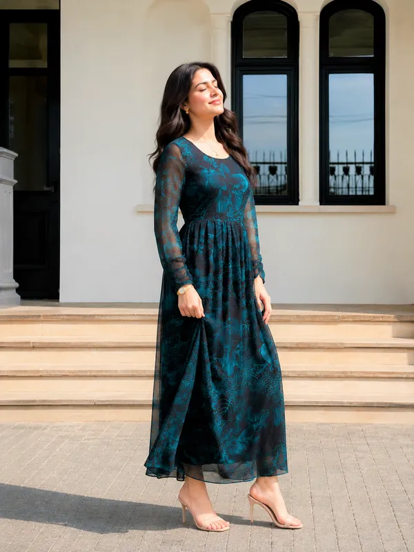 Women_Printed_Flared_Maxi_Dress_with_Full_Sleeves