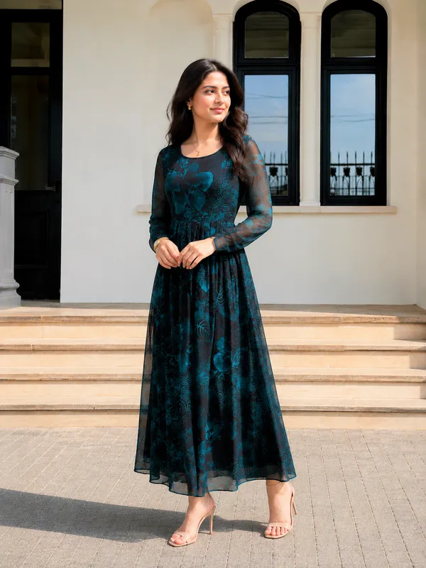 Women_Printed_Flared_Maxi_Dress_with_Full_Sleeves