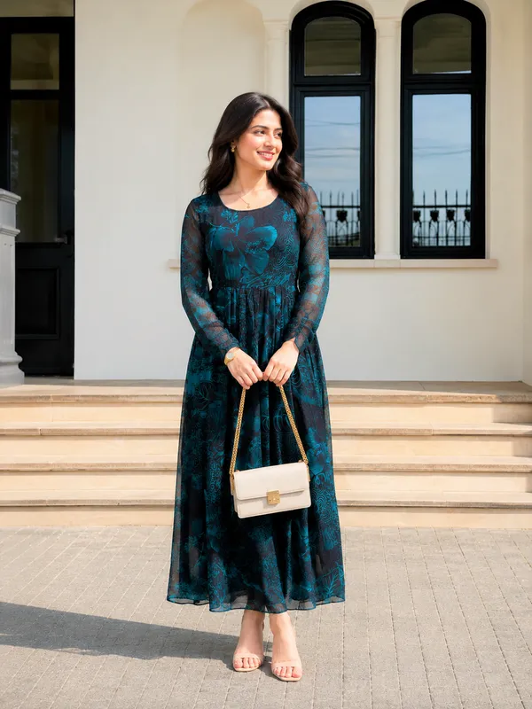 Women_Printed_Flared_Maxi_Dress_with_Full_Sleeves