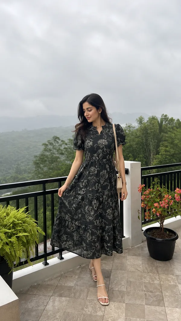 Women_Printed_Flared_Maxi_Dress_with_Full_Sleeves